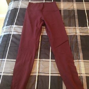 Lululemon aligns size 4